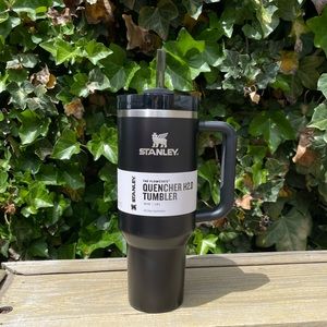 Stanley Flowstate Quencher H2.0 Tumbler 40 oz. - Black Glow